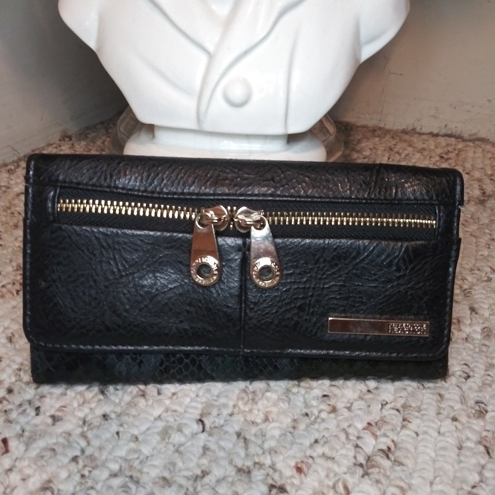 Kenneth Cole Reaction Black Snakeprint Faux Leather Wallet